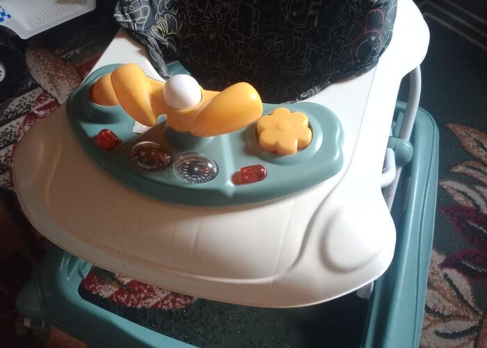 Grajewo ogłoszenia: sprzedam chodzik 
gra+ funkcje regulacji wysokości