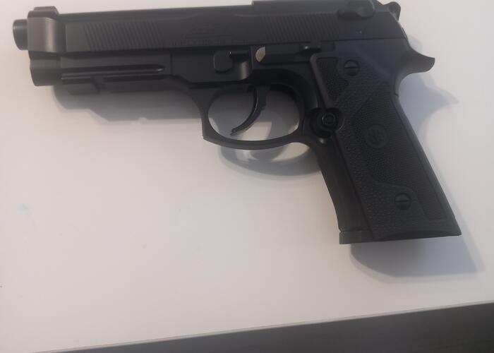 Grajewo ogłoszenia: Sprzedam nowa wiatrówkę na CO2 beretta elite 2 150 zl